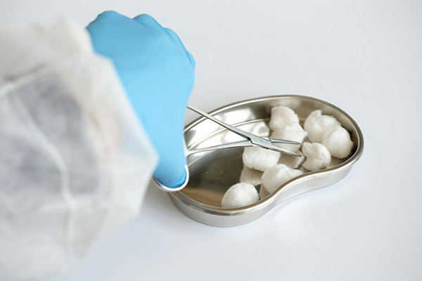 三腔雙囊胃管和胃鏡比，在止血的時候各有啥好處？